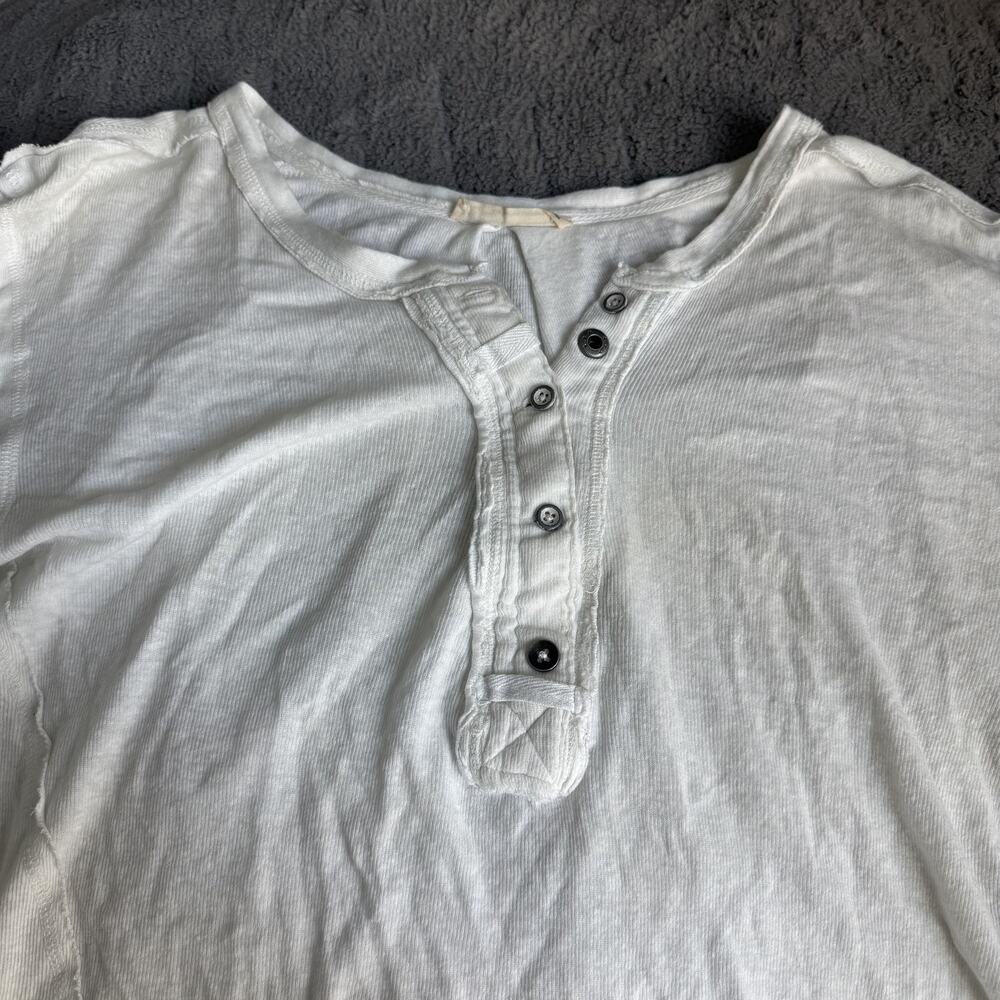 We The Free Women’s Henley Top White Short Sleeve Raw Hem Boho Small - Picture 3 of 9